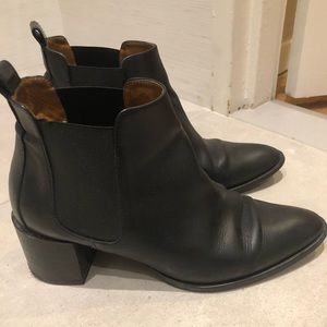 Everlane Heeled Chelsea boots